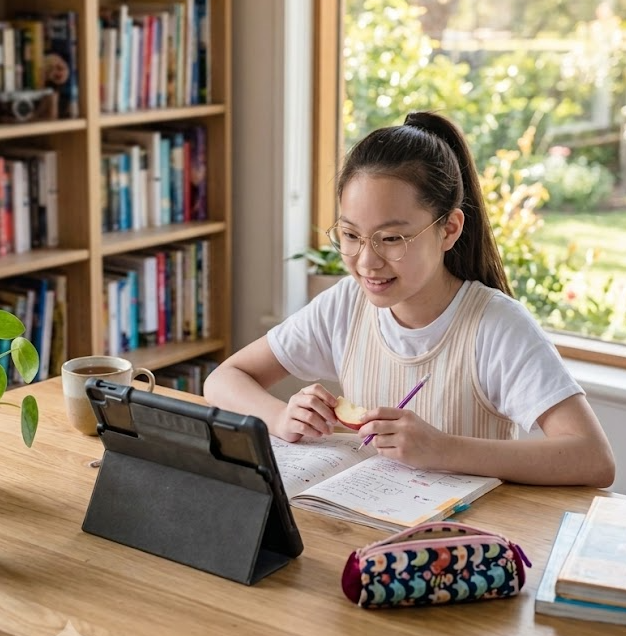 Child using Learoni preparation app